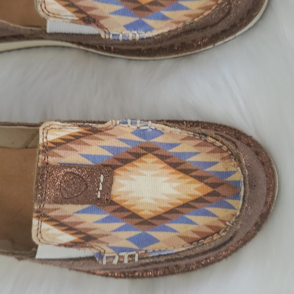 Women's Ariat Metallic Bronce/Aztec blanket Cruiser Slip-Ons - Picture 3 of 10